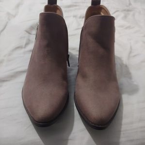American Eagle ankle boots